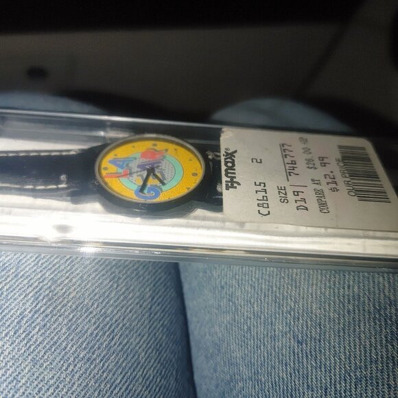 Vintage LA GEAR (swatch) Style Wristwatch With Face Protector Made In Hong Kong - Picture 3 of 9